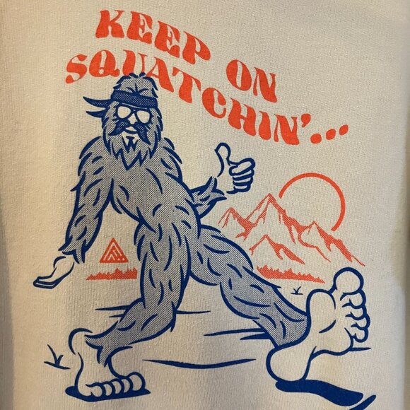 THE GREAT. Other - The Great PNW Mens Keep on Squatchin Sasquatch Hoodie Size Medium Beige AN EXC